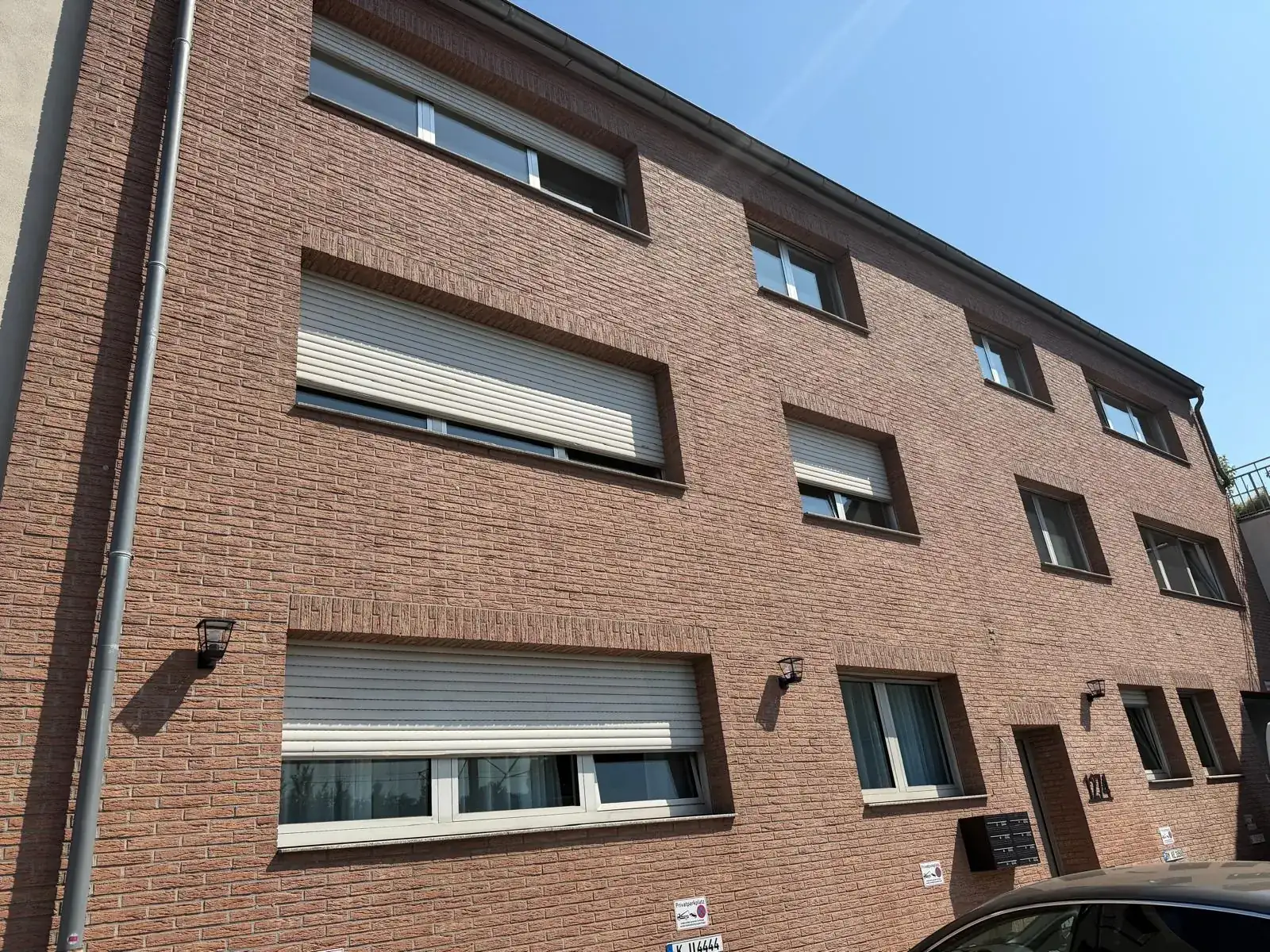 The facade, Aachener Straße 1274